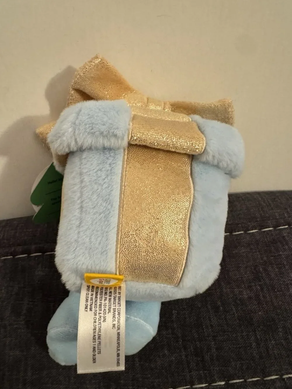 New Giggle Scape Blue Present Gold Bow CS4